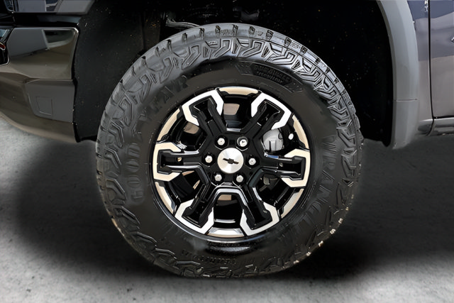 Used 2024 Chevrolet Silverado 1500 ZR2 w/ Technology Package AWD/4WD image 30