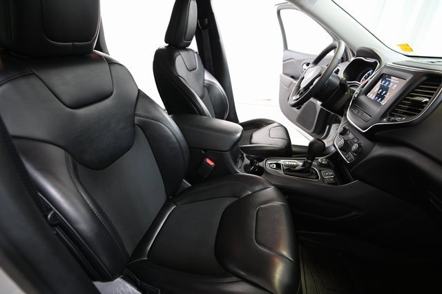 Used 2020 Jeep Cherokee Latitude Plus image 24