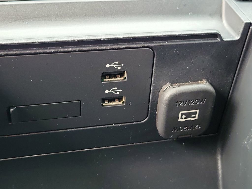 Used 2023 MAZDA MAZDA3 s image 29