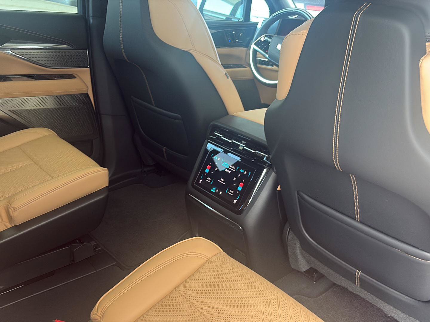 Used 2026 Cadillac Escalade IQ Sport 2 AWD/4WD image 9