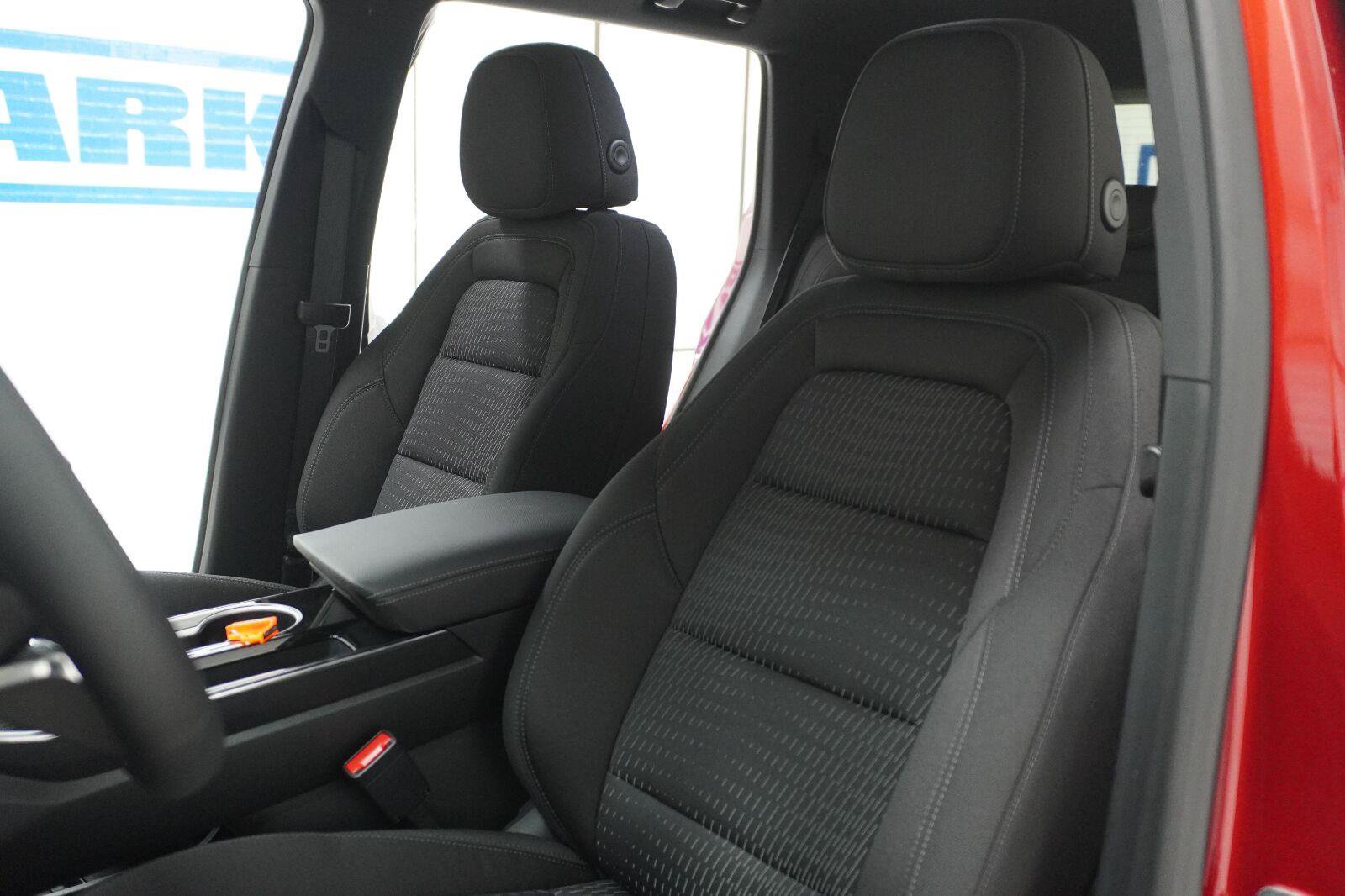 New 2027 Chevrolet Equinox LT FWD image 7