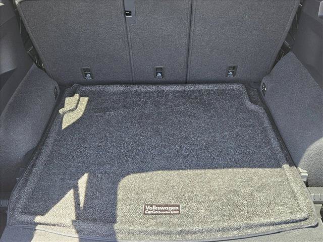 Certified 2023 Volkswagen Tiguan SE R-Line AWD/4WD image 6