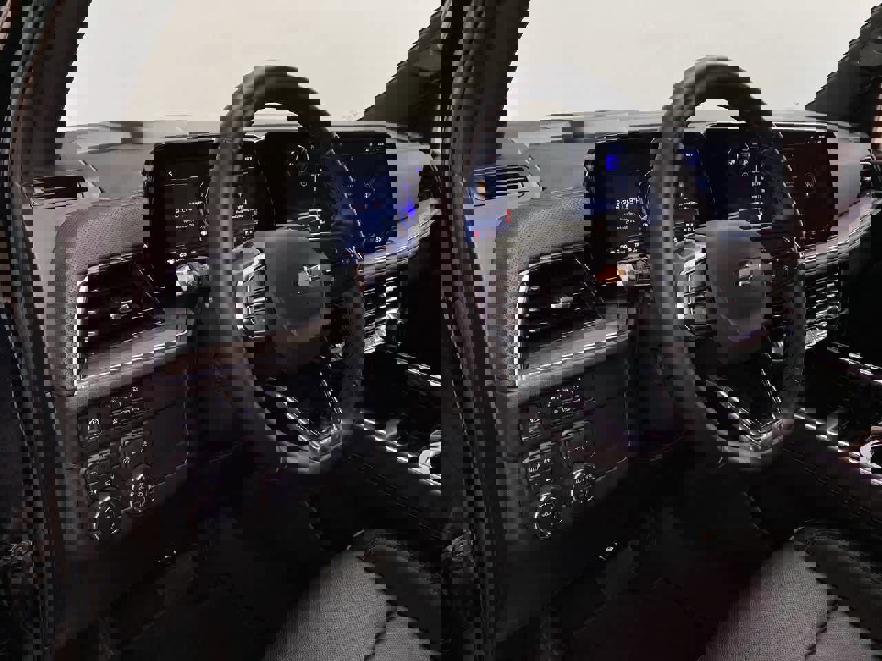 Used 2025 Chevrolet Tahoe Premier image 2