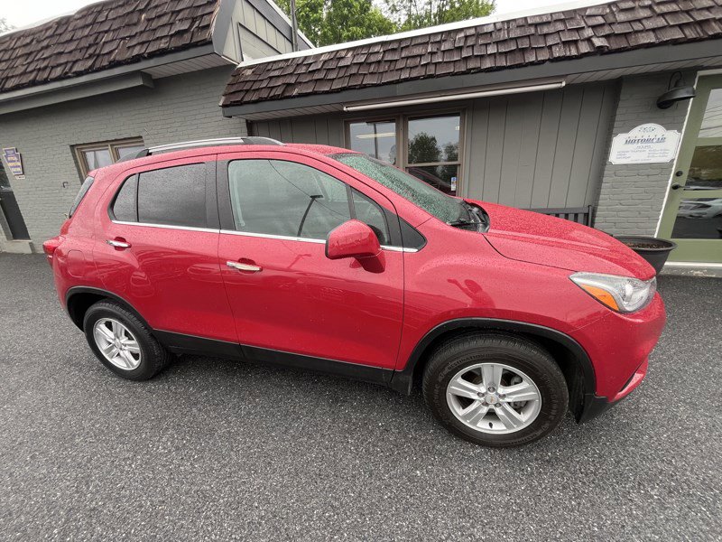 Used 2017 Chevrolet Trax LT w/ LT Convenience Package AWD/4WD image 4