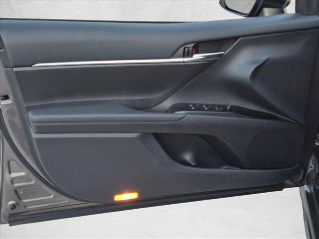 Used 2019 Toyota Camry SE w/ Carpet Mat Package FWD image 12