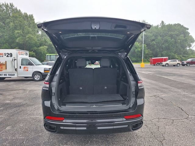 Used 2023 Jeep Grand Cherokee L Summit AWD/4WD image 16