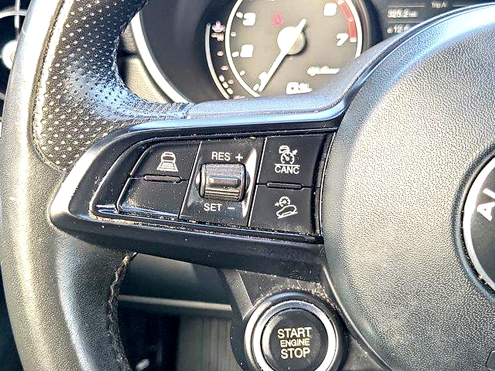 Used 2022 Alfa Romeo Stelvio Ti AWD/4WD image 30