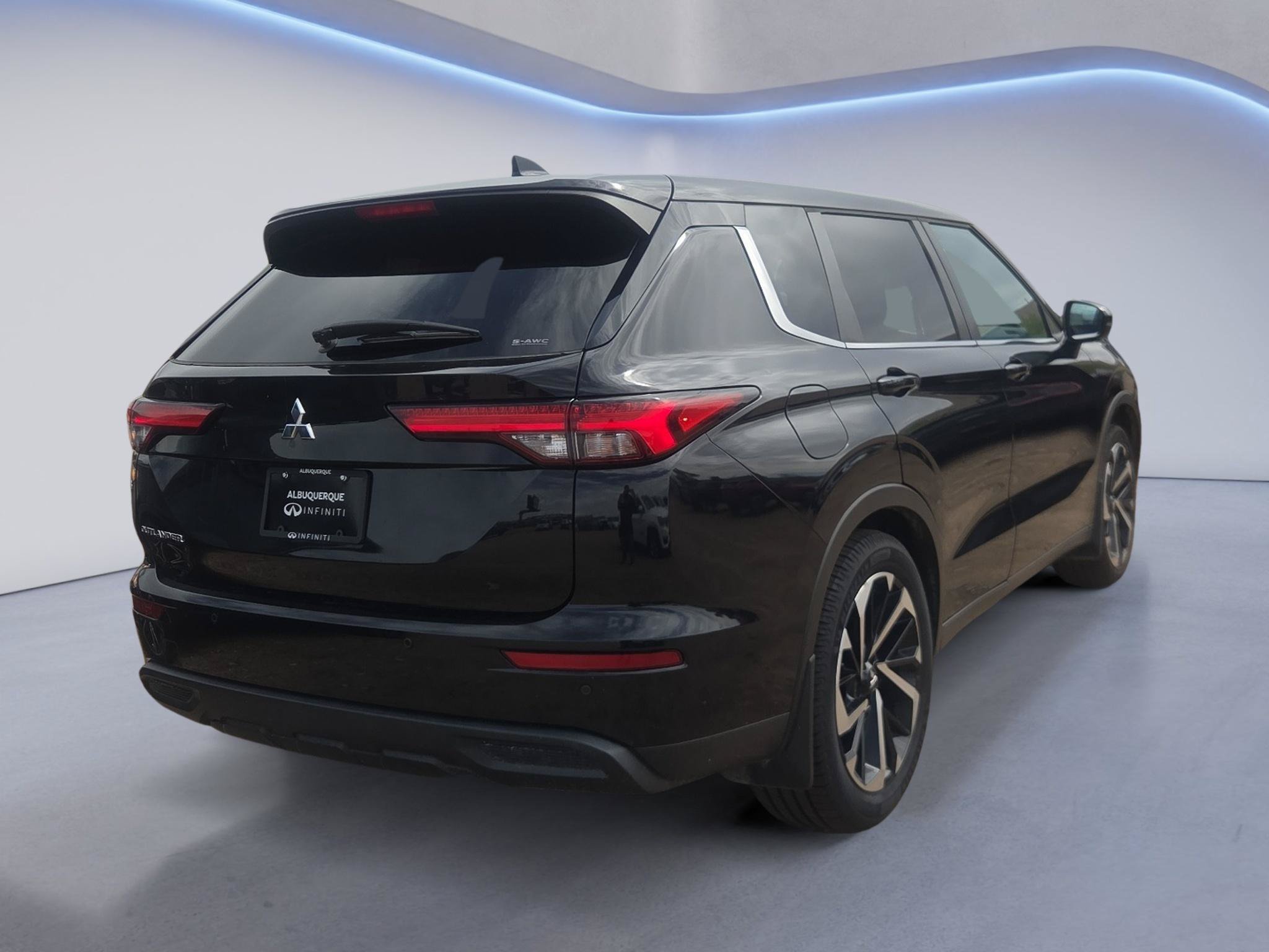 Used 2022 Mitsubishi Outlander ES AWD/4WD image 5