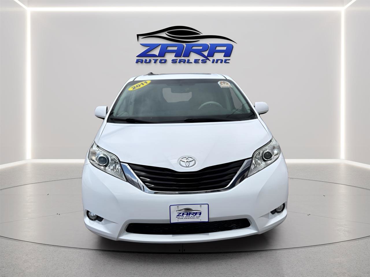 Used 2011 Toyota Sienna XLE w/ Premium Pkg FWD image 8