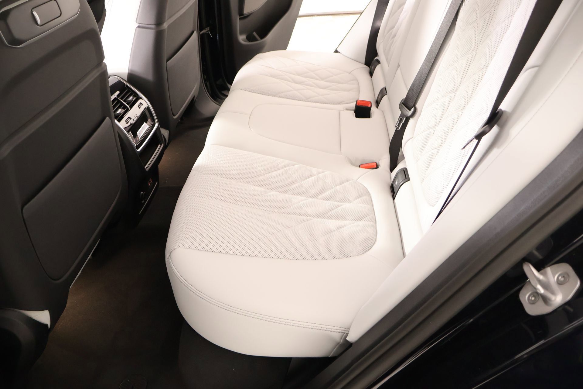New 2026 BMW X5 xDrive40i AWD/4WD image 12