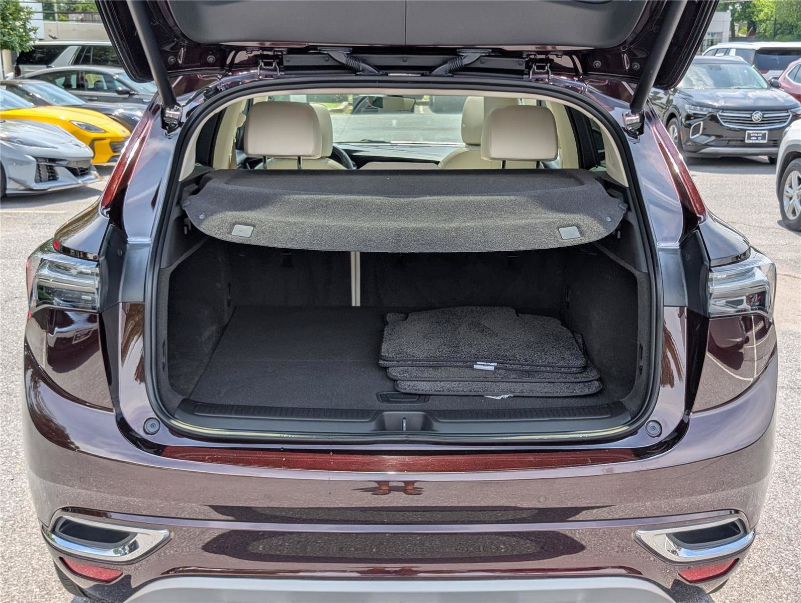 Used 2023 Buick Envision Avenir AWD/4WD image 14