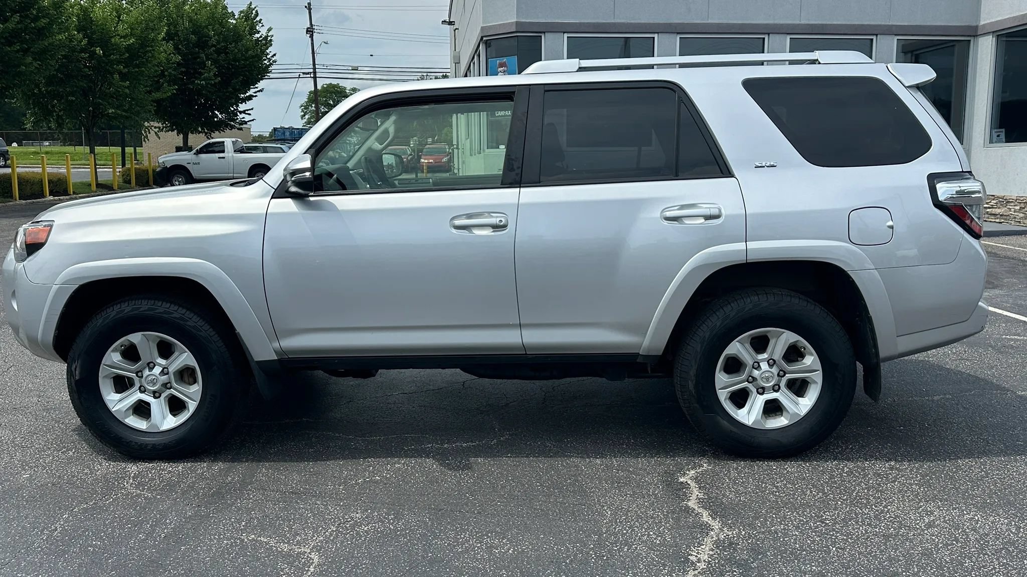 Used 2018 Toyota 4Runner SR5 Premium AWD/4WD image 9