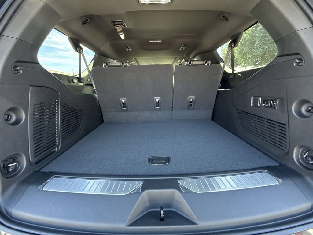 New 2026 GMC Yukon XL AT4 Ultimate AWD/4WD image 28