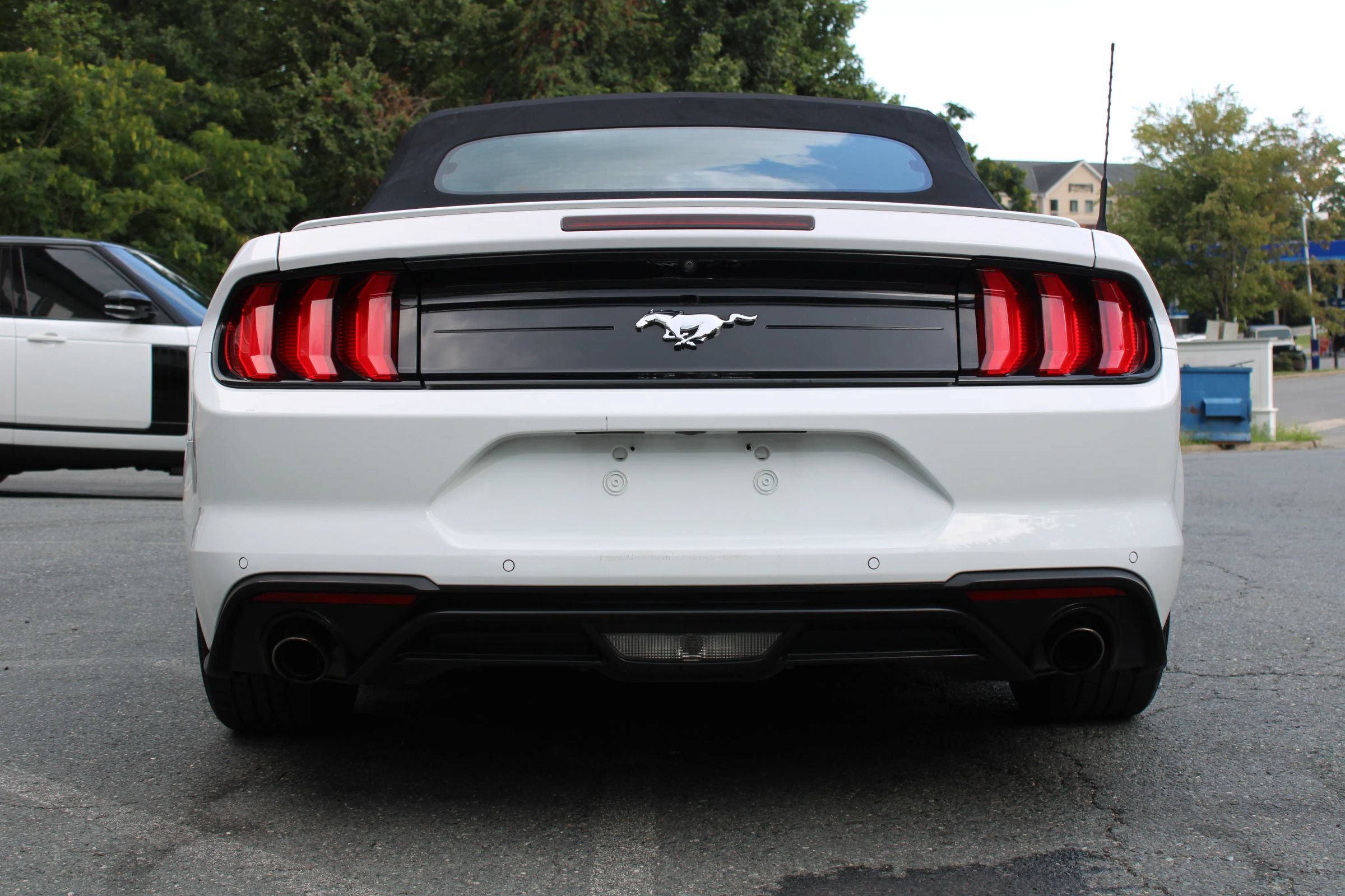 Used 2022 Ford Mustang Premium RWD image 8
