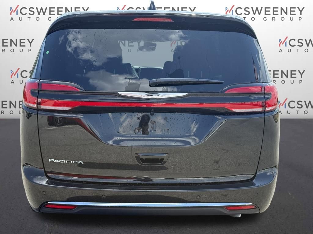 New 2026 Chrysler Pacifica Select image 4