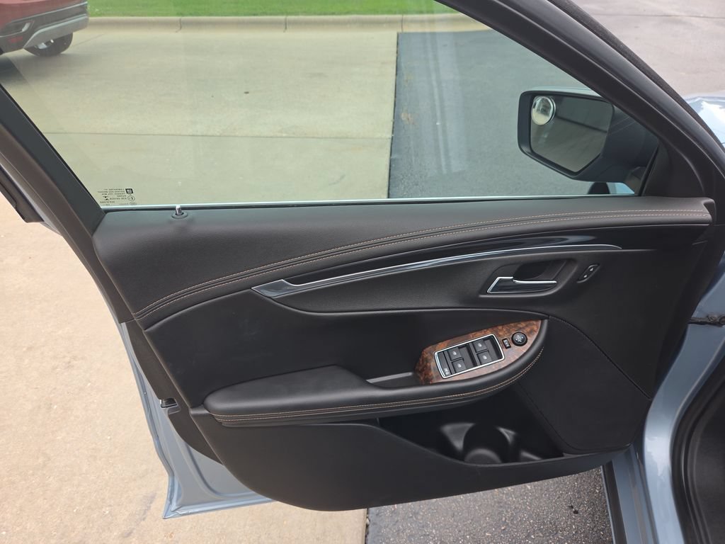 Certified 2014 Chevrolet Impala LT w/ Convenience Package FWD image 26
