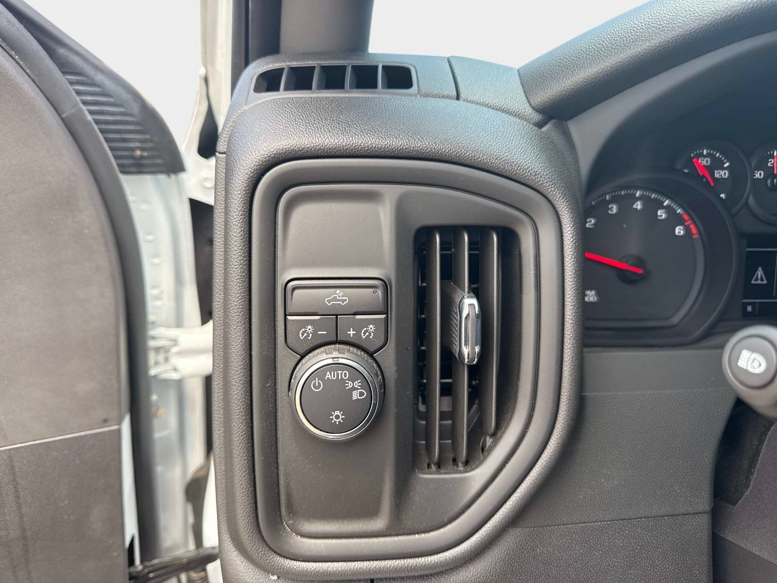 Used 2024 Chevrolet Silverado 1500 W/T w/ WT Convenience Package RWD image 23
