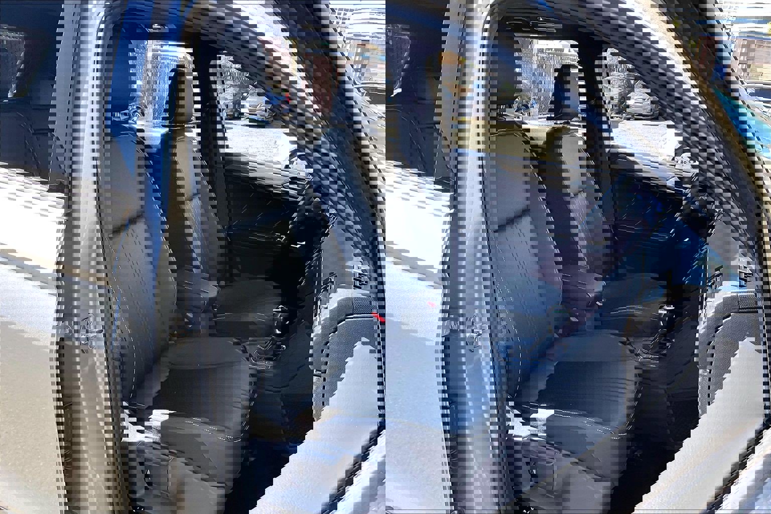 Certified 2023 Volkswagen Tiguan SE R-Line image 6