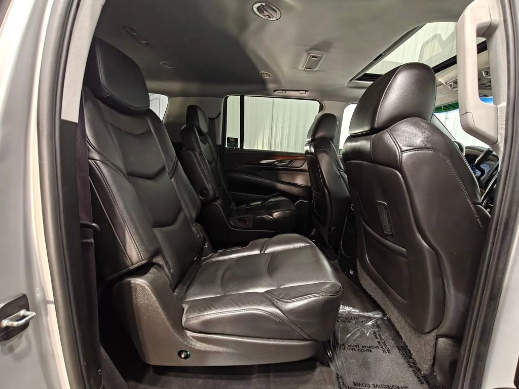 Used 2016 Cadillac Escalade ESV Luxury image 27