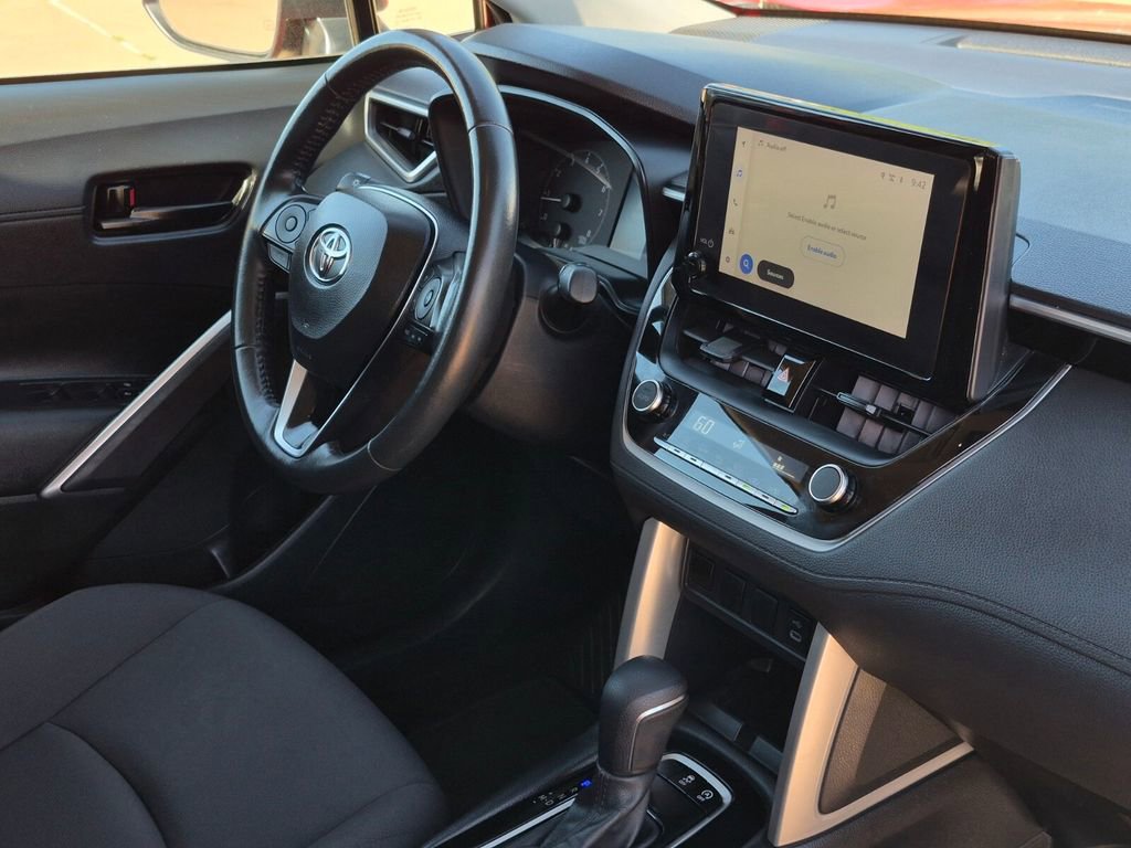 Used 2024 Toyota Corolla Cross LE FWD image 30