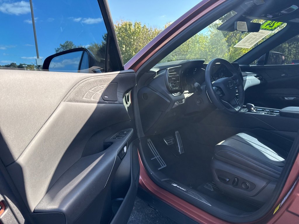 Used 2024 Lexus RX 500h F Sport image 9