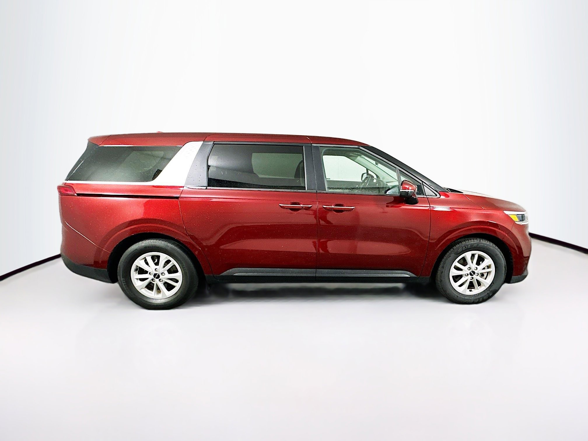 Used 2024 Kia Carnival LX image 10