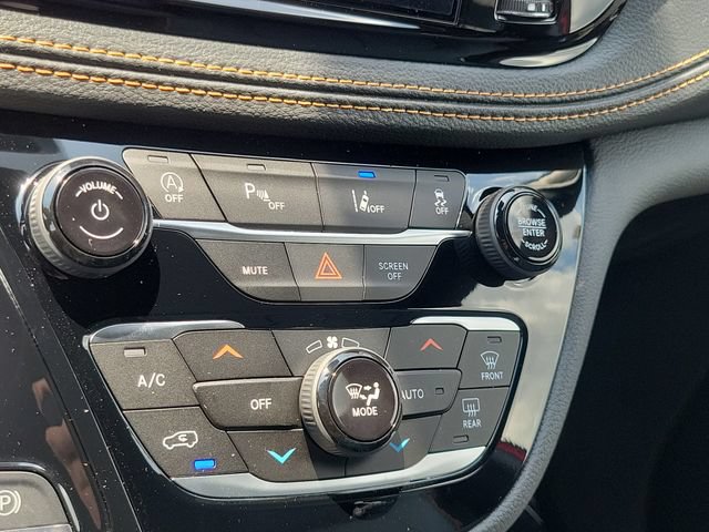 New 2027 Chrysler Pacifica Pinnacle w/ Theater Group FWD image 23
