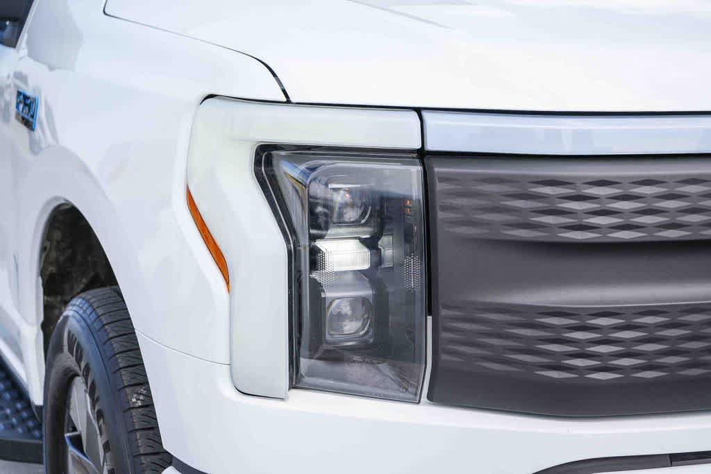 Used 2025 Ford F150 Lightning Flash AWD/4WD image 4