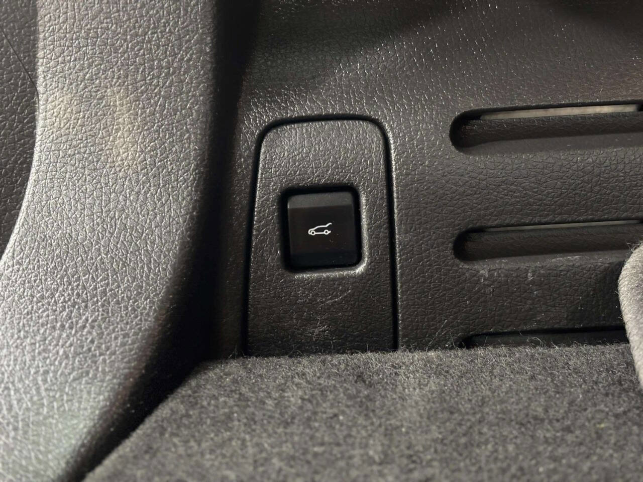 Used 2013 Ford Edge Limited image 18