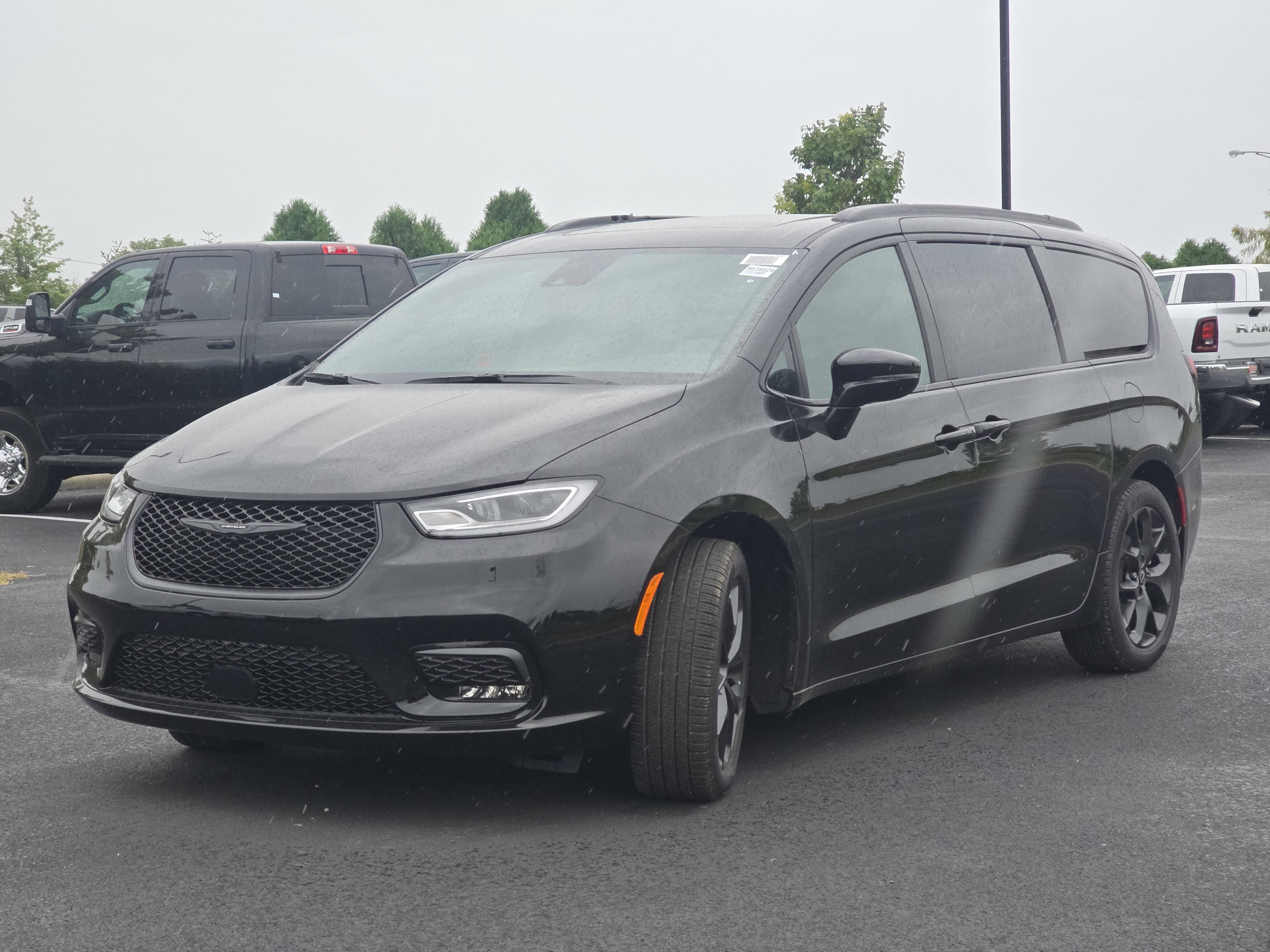 New 2026 Chrysler Pacifica Limited w/ S Appearance Package image 14