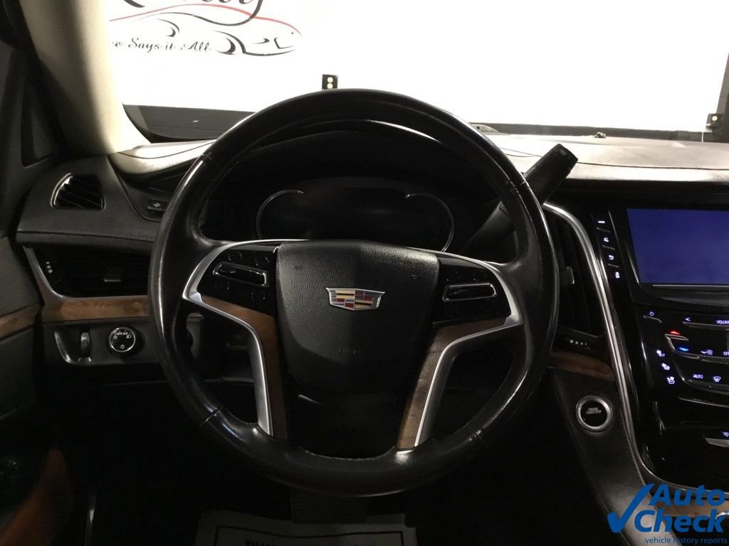 Used 2017 Cadillac Escalade Luxury AWD/4WD image 46