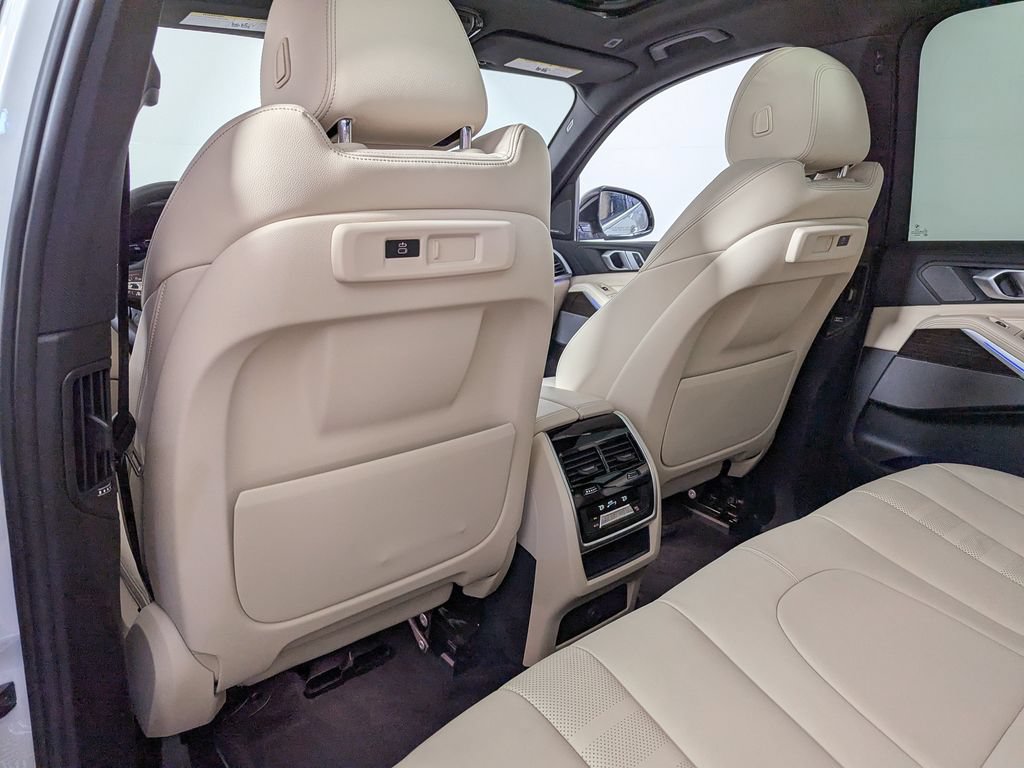 Used 2021 BMW X5 xDrive40i w/ Premium Package AWD/4WD image 44
