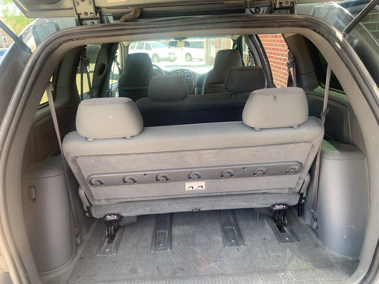 Used 2004 Chrysler Town & Country w/ Popular Equipment Group FWD image 5