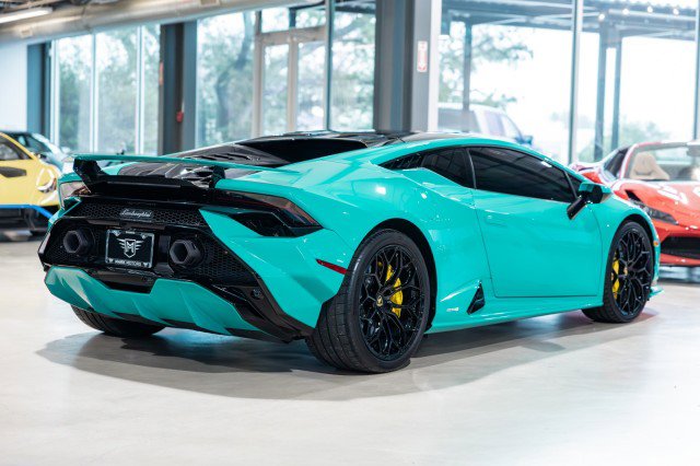 Used 2024 Lamborghini Huracan Tecnica image 6