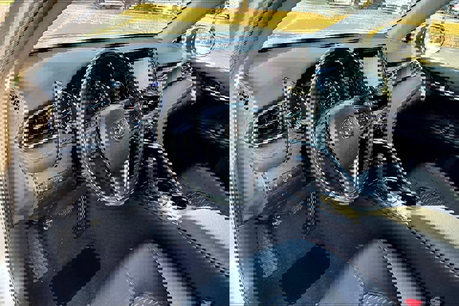 Used 2023 Toyota Camry SE image 17