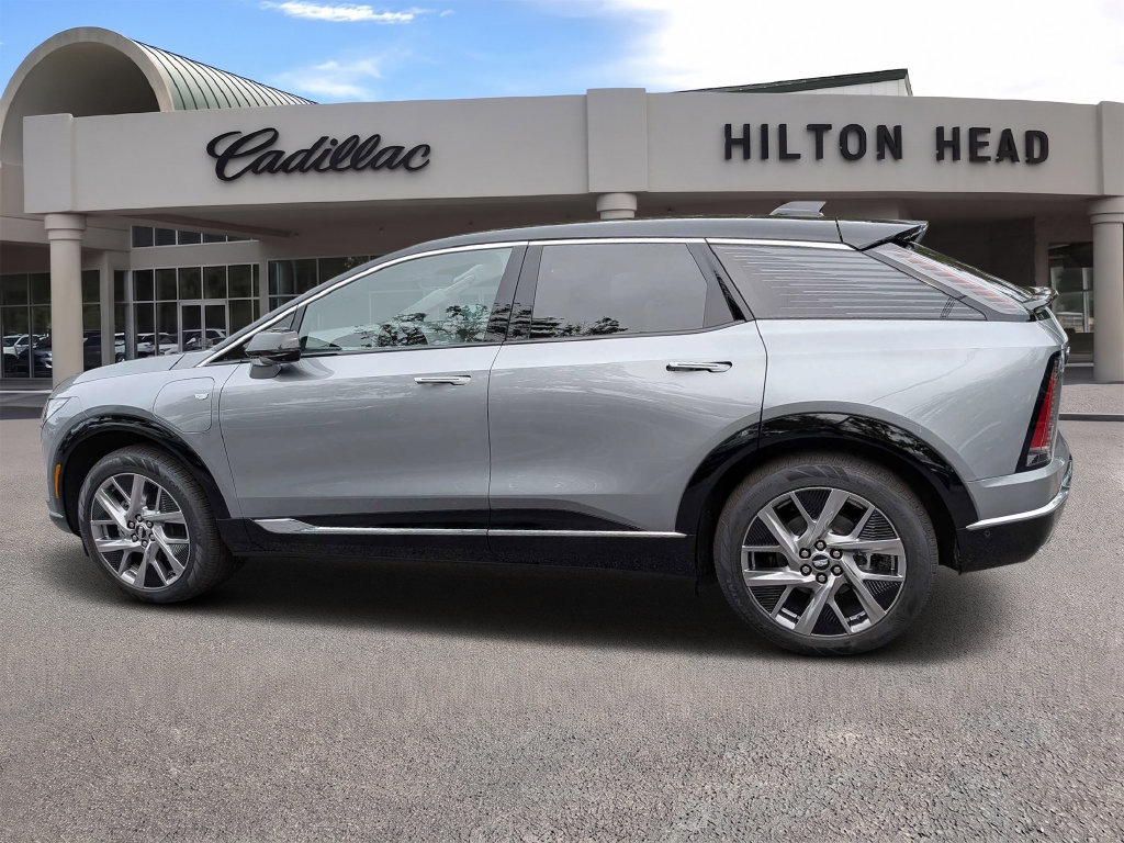 Certified 2027 Cadillac Optiq Luxury RWD image 2