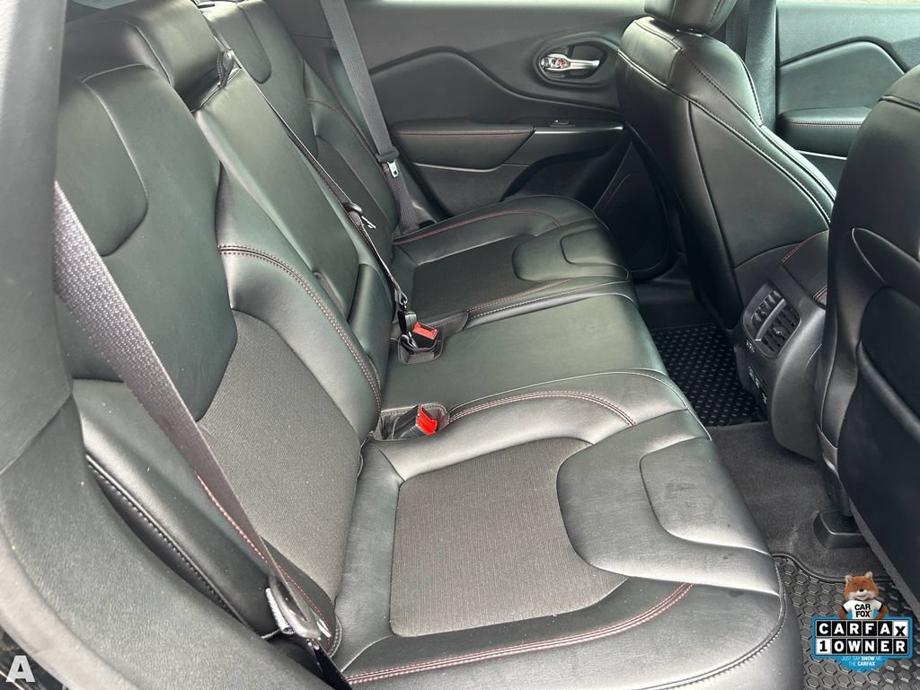Used 2022 Jeep Cherokee Trailhawk AWD/4WD image 13