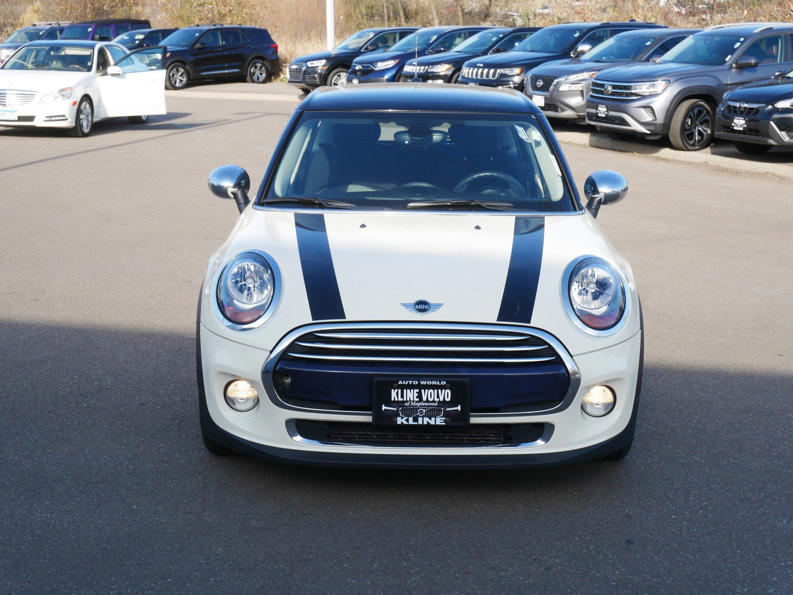 Used 2018 MINI Cooper 4-Door Hardtop image 2