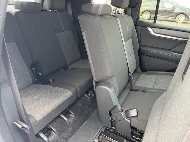 Used 2025 GMC Acadia Elevation image 12