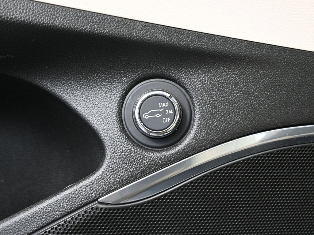 Used 2022 Buick Enclave Avenir w/ Avenir Technology Package image 22