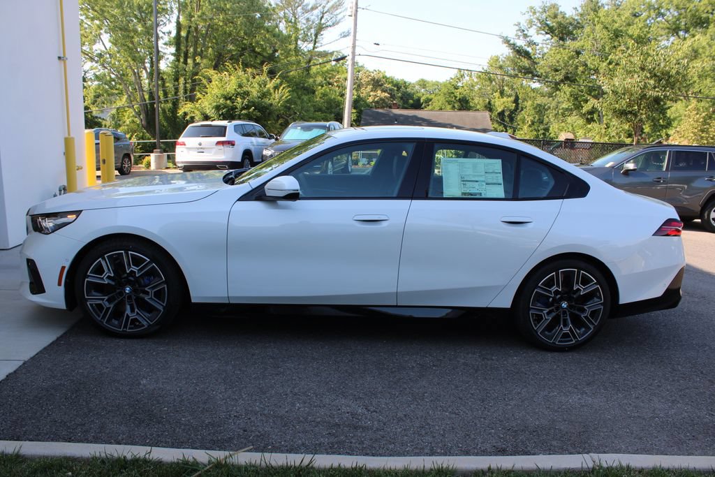 New 2027 BMW i5 xDrive40 w/ M Sport Package AWD/4WD image 10