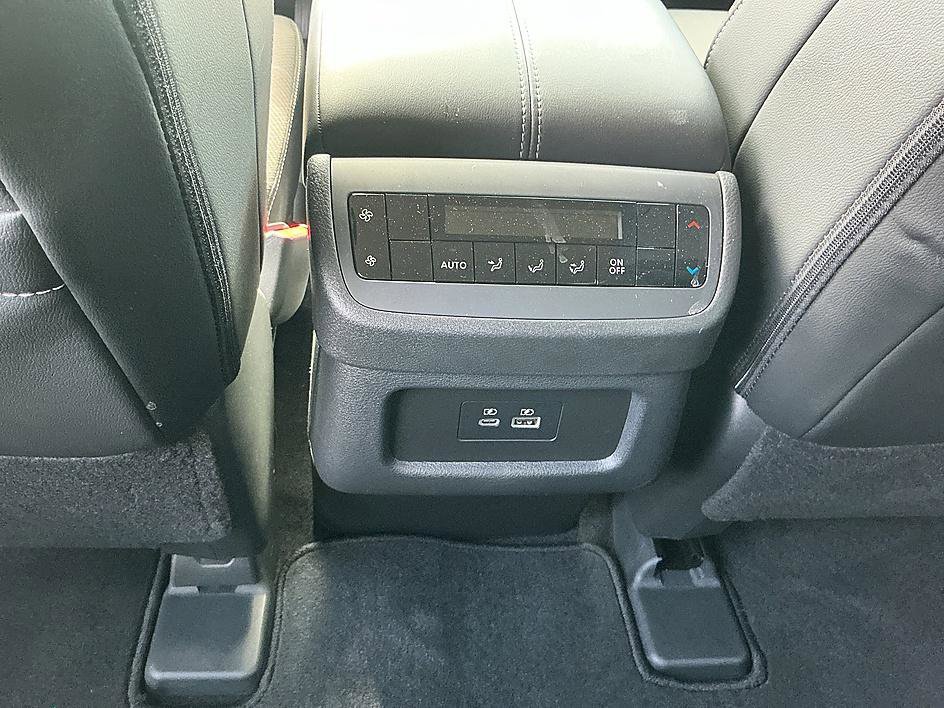 Certified 2025 Nissan Pathfinder SL image 25