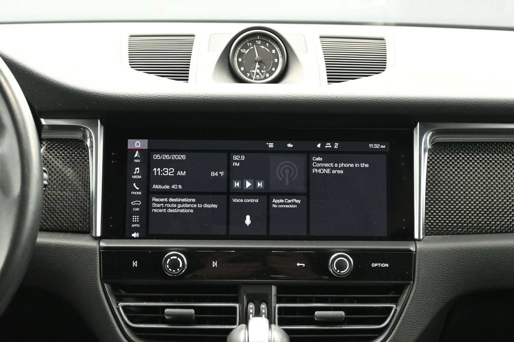 Certified 2023 Porsche Macan AWD/4WD image 20