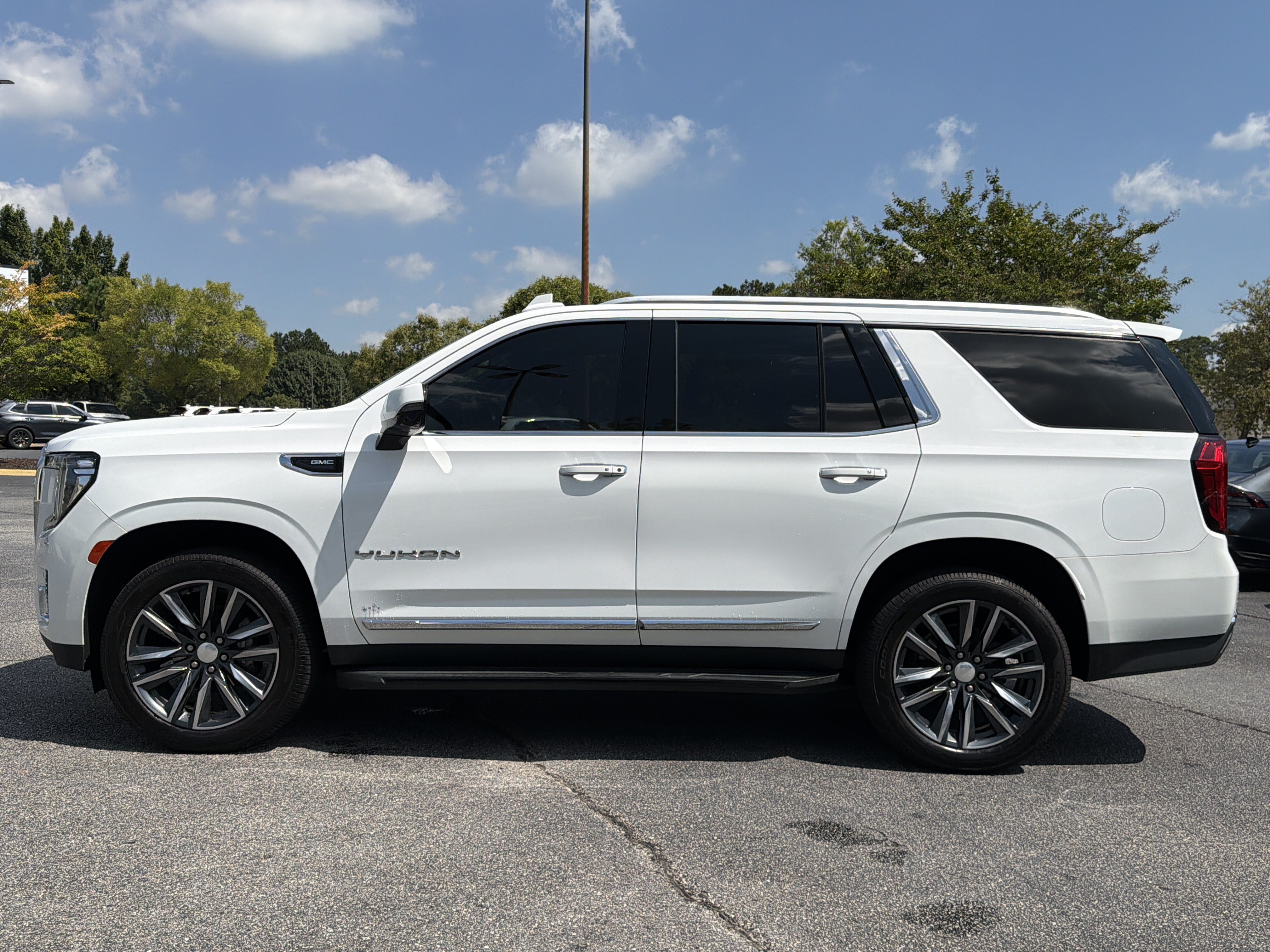 Used 2021 GMC Yukon SLT w/ SLT Premium Package RWD image 23