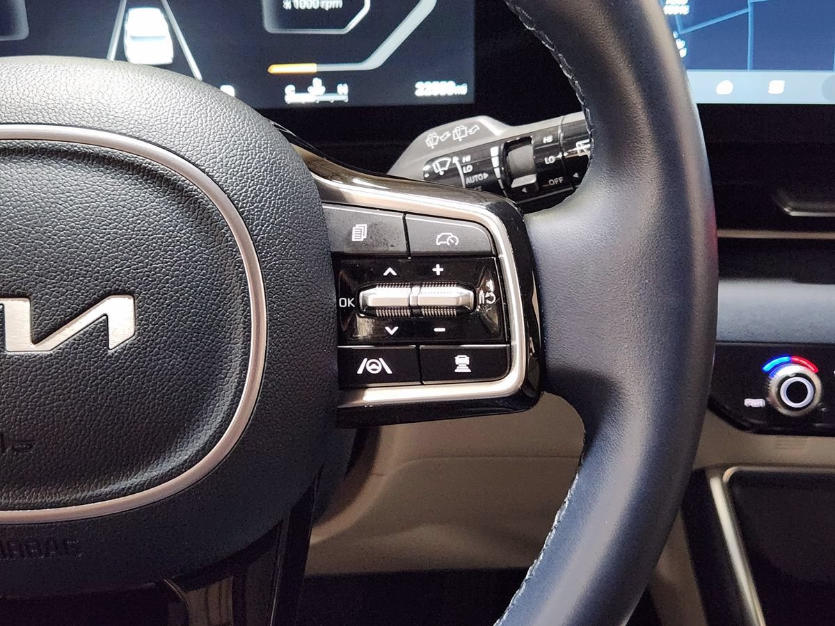 Used 2025 Kia Carnival SX FWD image 50