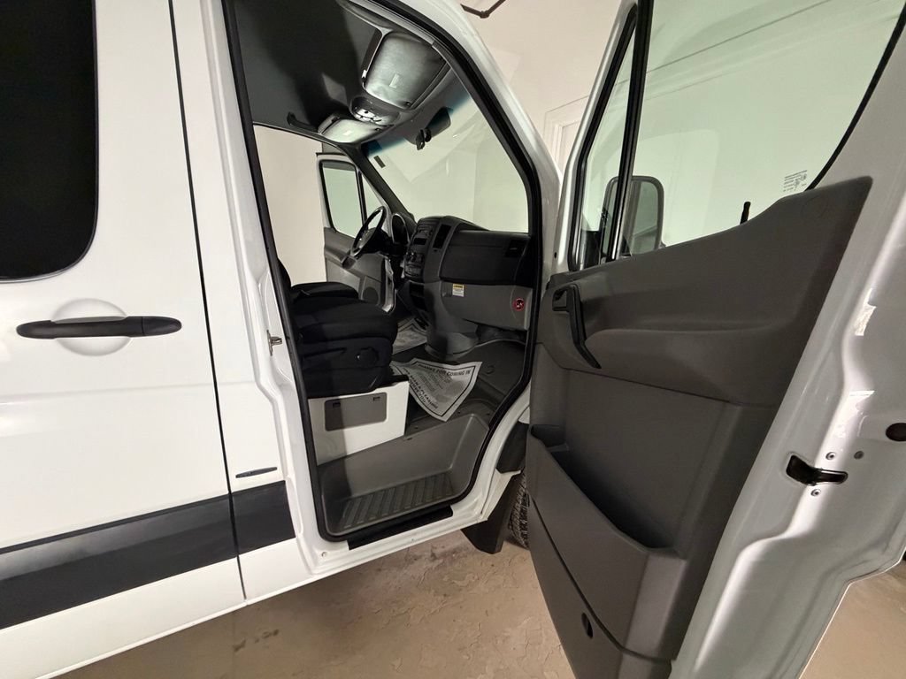Used 2013 Mercedes-Benz Sprinter 2500 image 13
