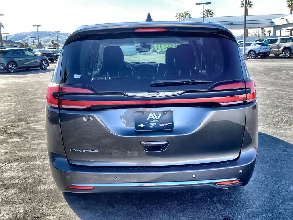 Used 2023 Chrysler Pacifica Touring-L FWD image 36