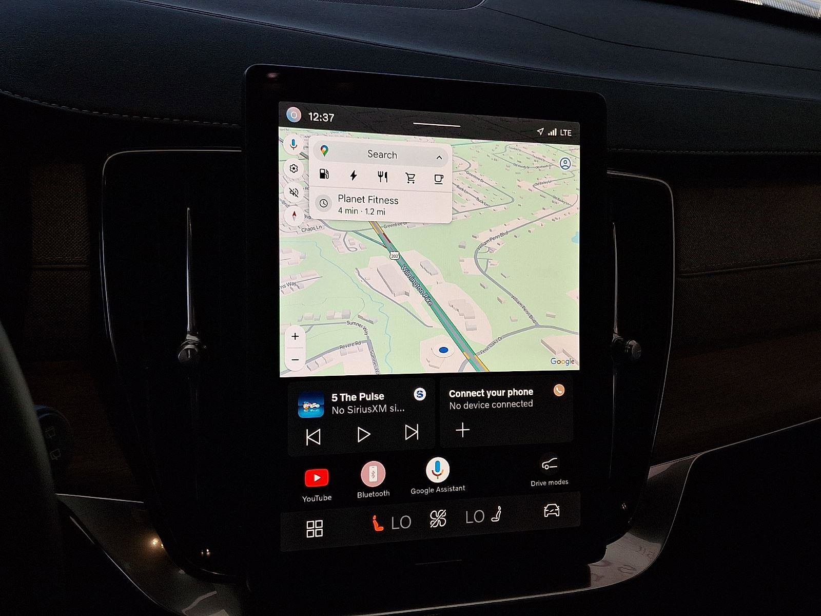 New 2025 Volvo XC90 T8 Core image 13