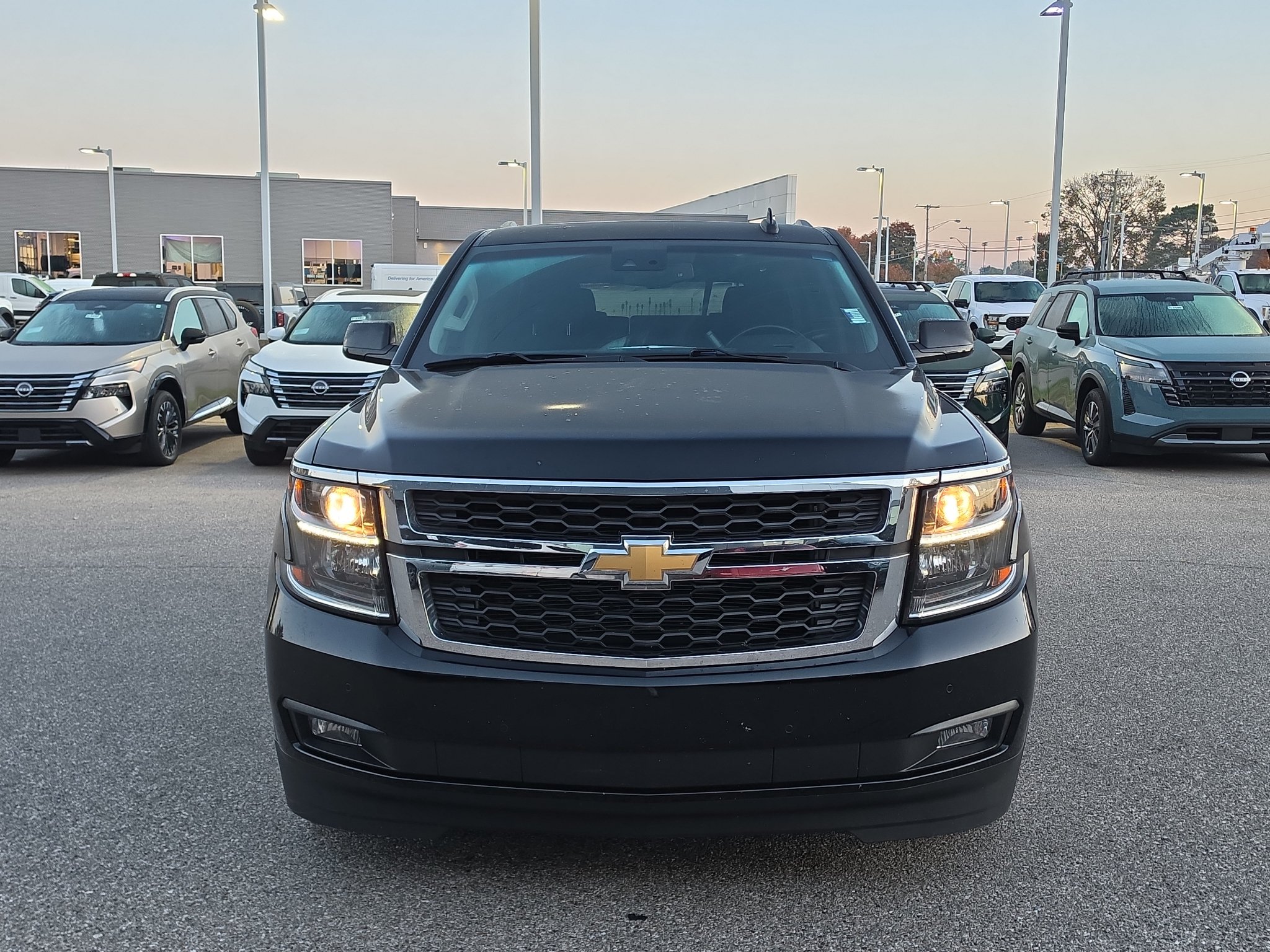 Used 2016 Chevrolet Tahoe LT w/ Luxury Package AWD/4WD image 2
