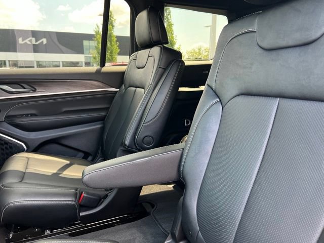 Used 2026 Jeep Grand Cherokee L Limited AWD/4WD image 36